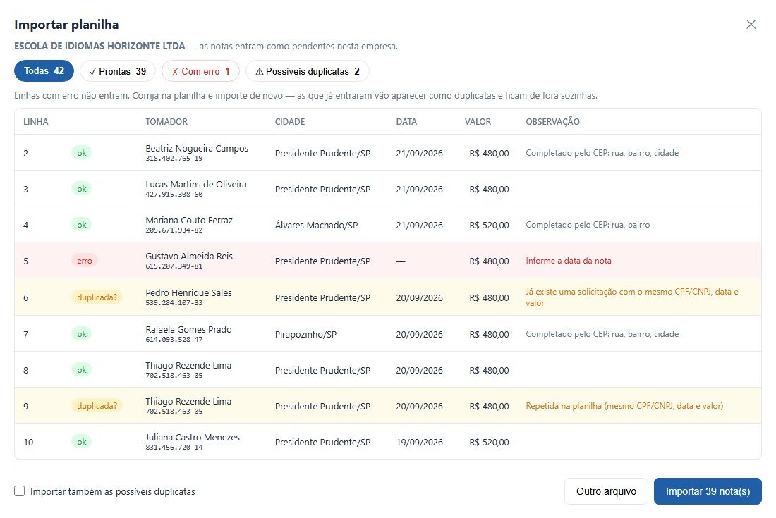 Prévia da importação de planilha no BuscaFiscal, com linhas prontas, uma linha com erro de data e duas marcadas como possível duplicata.